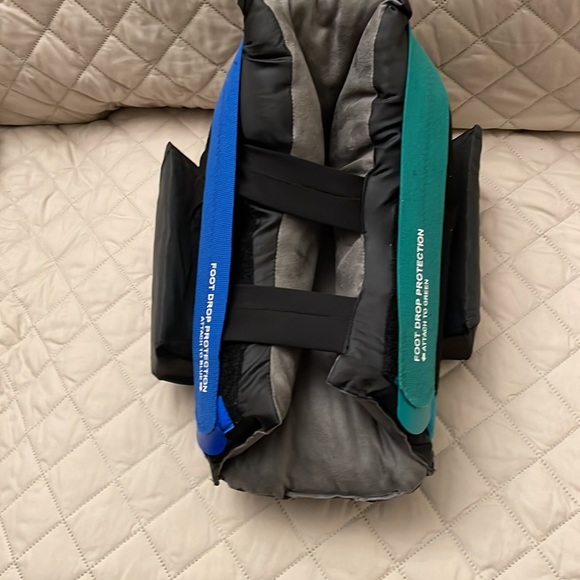 New Medline MDT823330SW HEELMEDIX Heel Protector Standard Foot Drop Protection - Picture 7 of 8